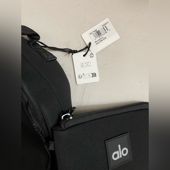 ALO Yoga NWT Stow Backpack In Black & Silver Detachable Pouch Water Resistant main image 10
